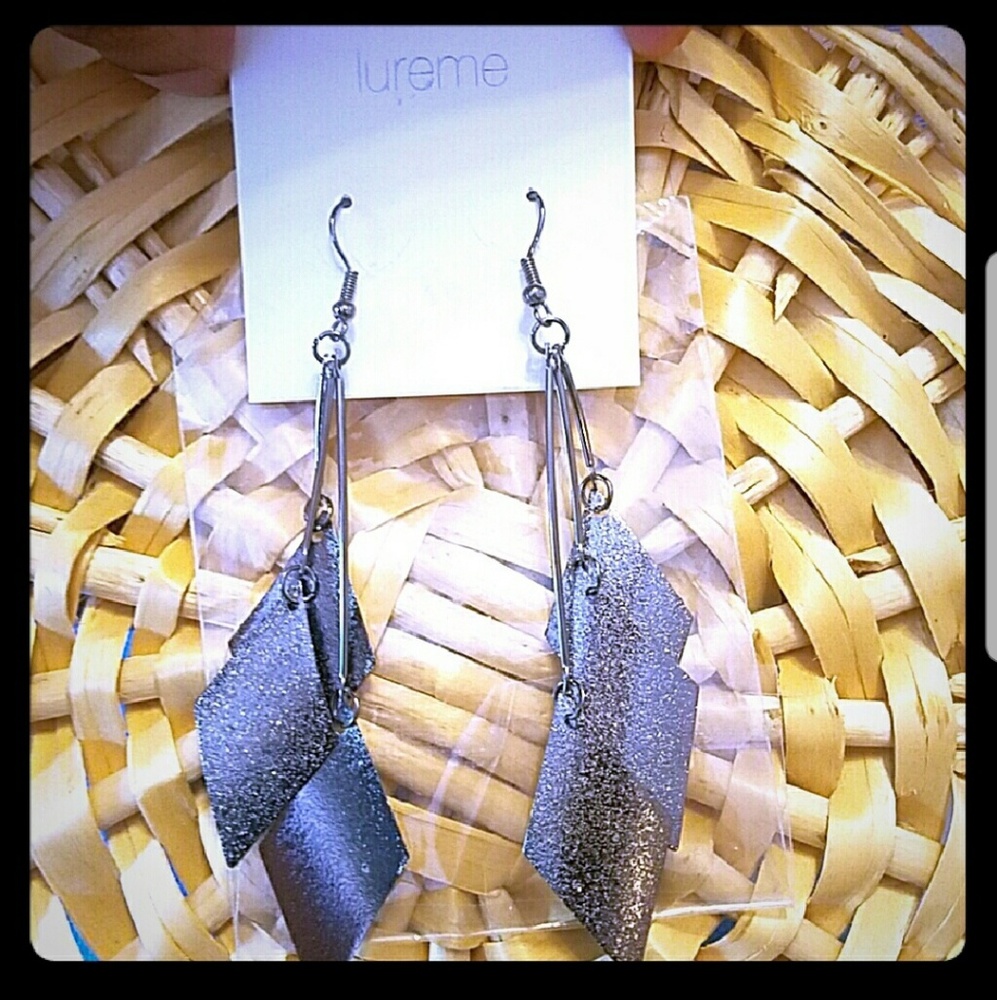 Lureme Earrings